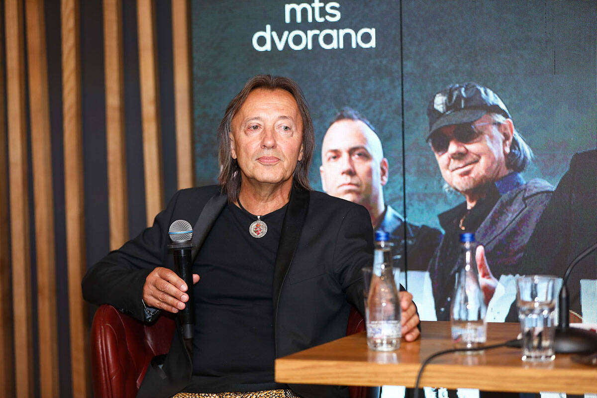 Zele Lipovača frontmen “Divljih jagoda” ponovo u Beogradu (7).jpg