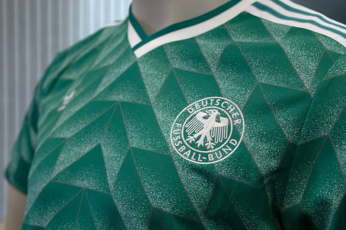 Zeleni retro dres reprezentacije Nemačke