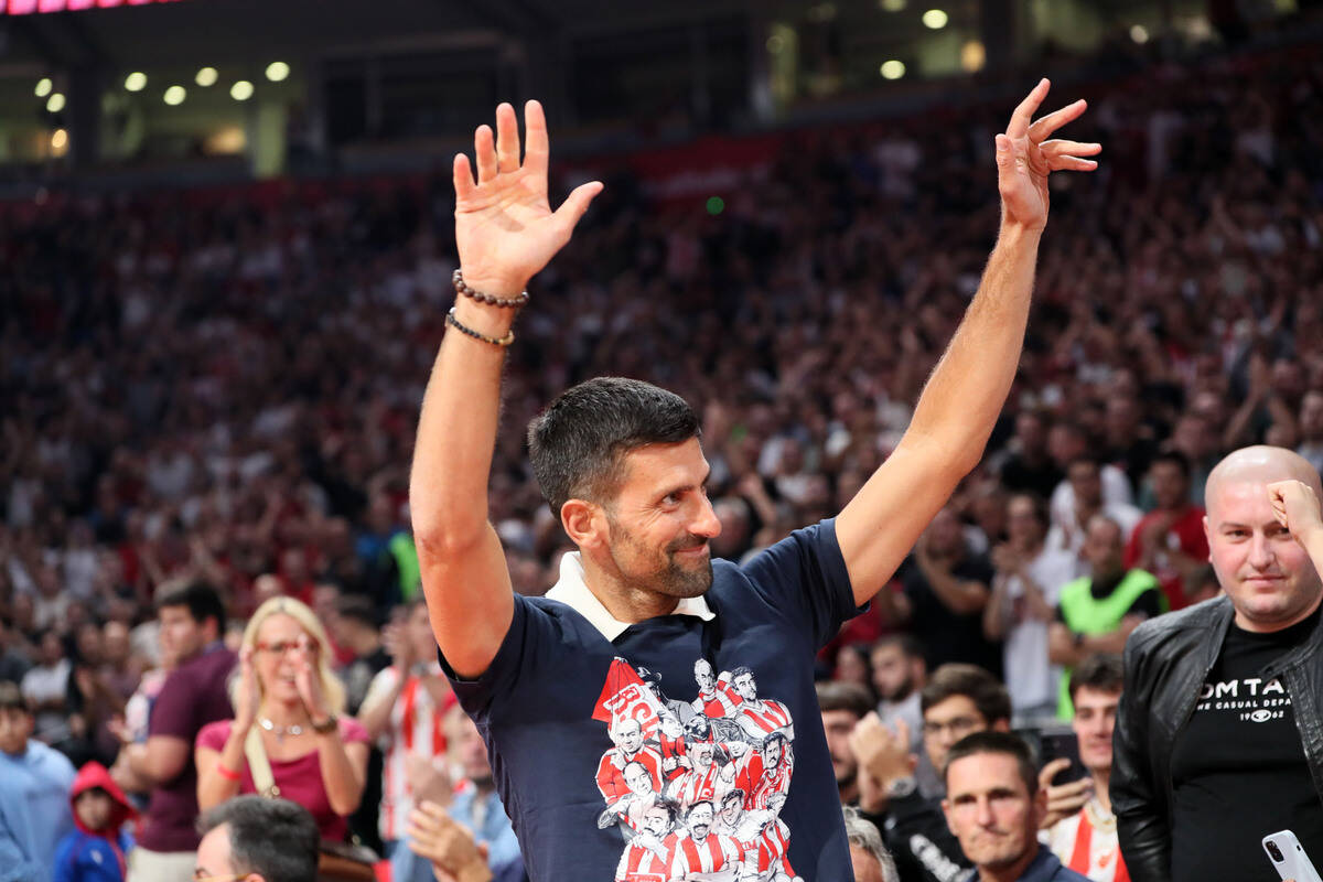 Novak Đoković gleda meč Crvene zvezde u Areni
