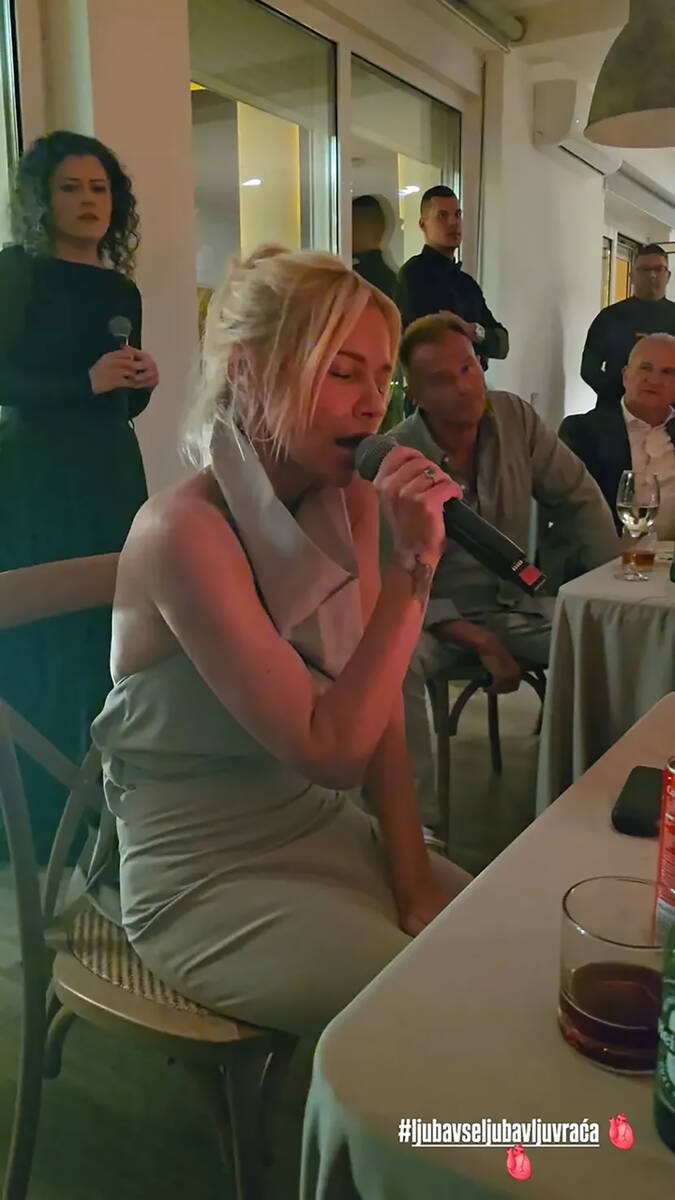 Nataša Bekvalac rođendan (2).jpg