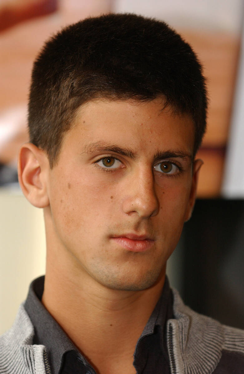 Novak Đoković na konferenciji za novinare 2004. godine. Svet će brzo upoznati ovog klinca.
