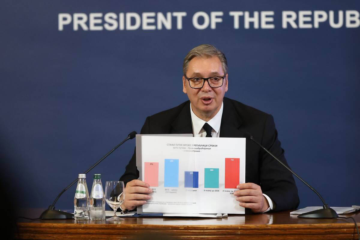 Aleksandar Vučić obraćanje iz Predsedništva3.jpg