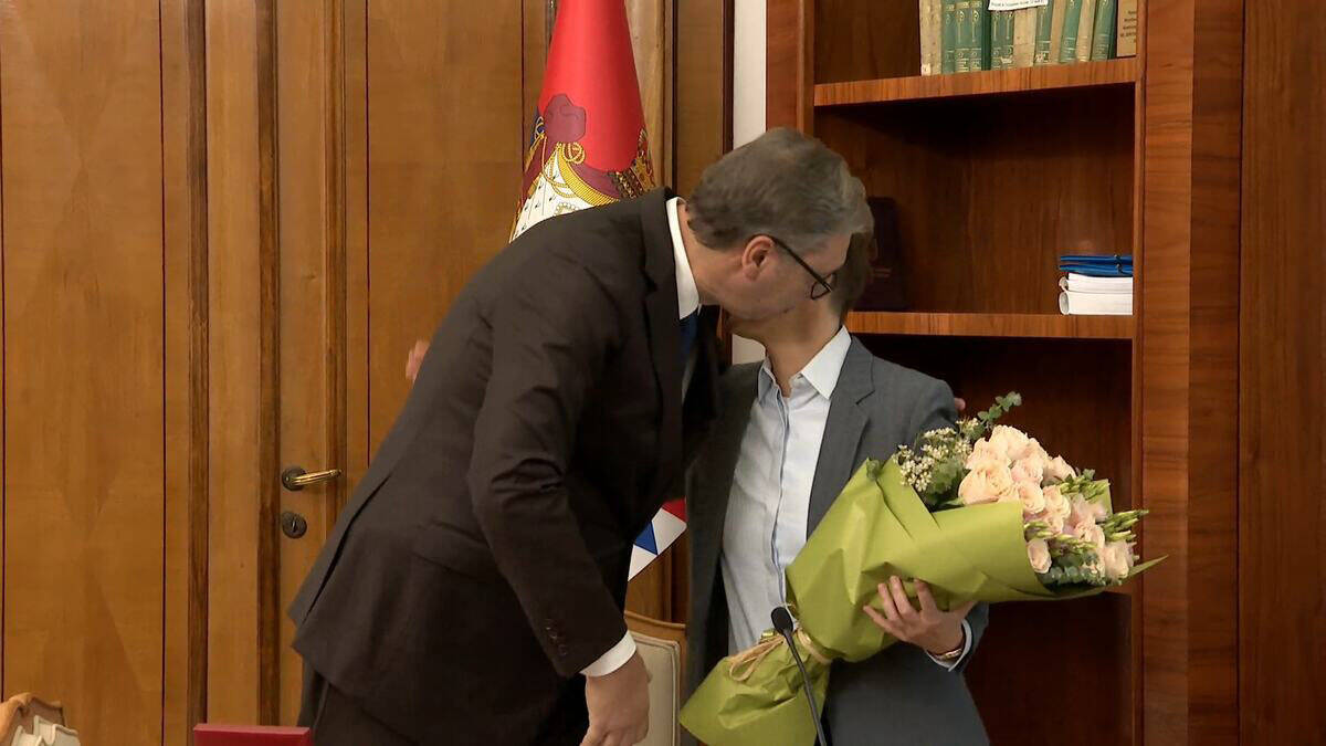 Primopredaja dužnosti u Predsedništvu - Vučić i Brnabić (7).jpg