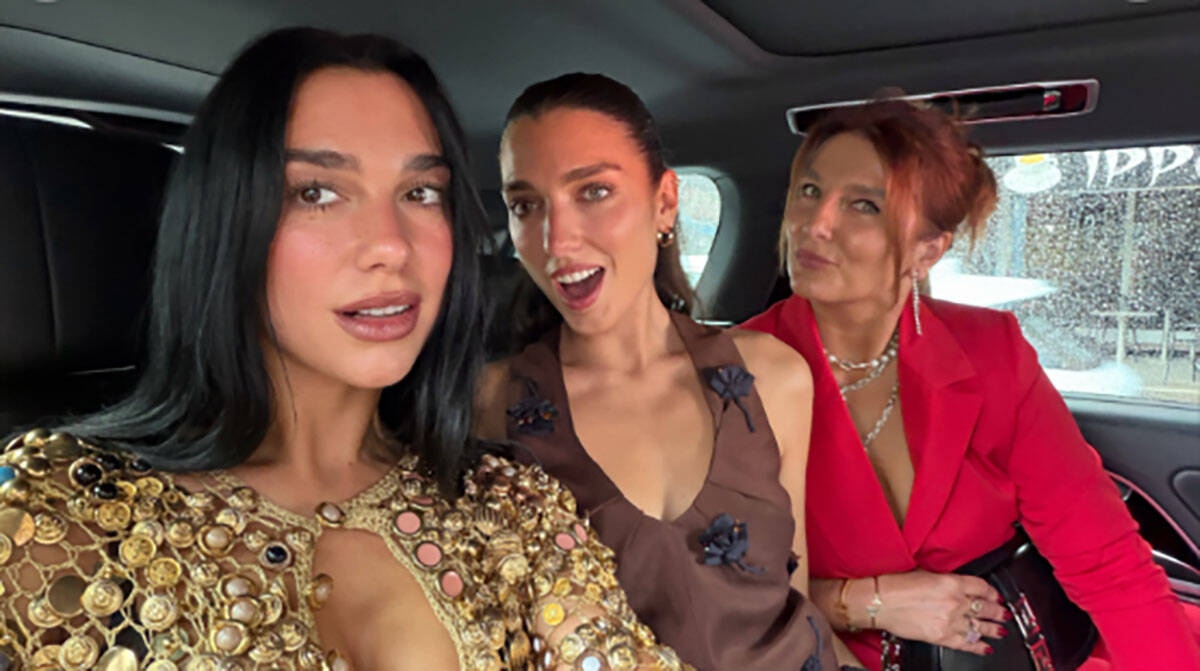 Dua Lipa na albanskoj svadbi (6).jpg