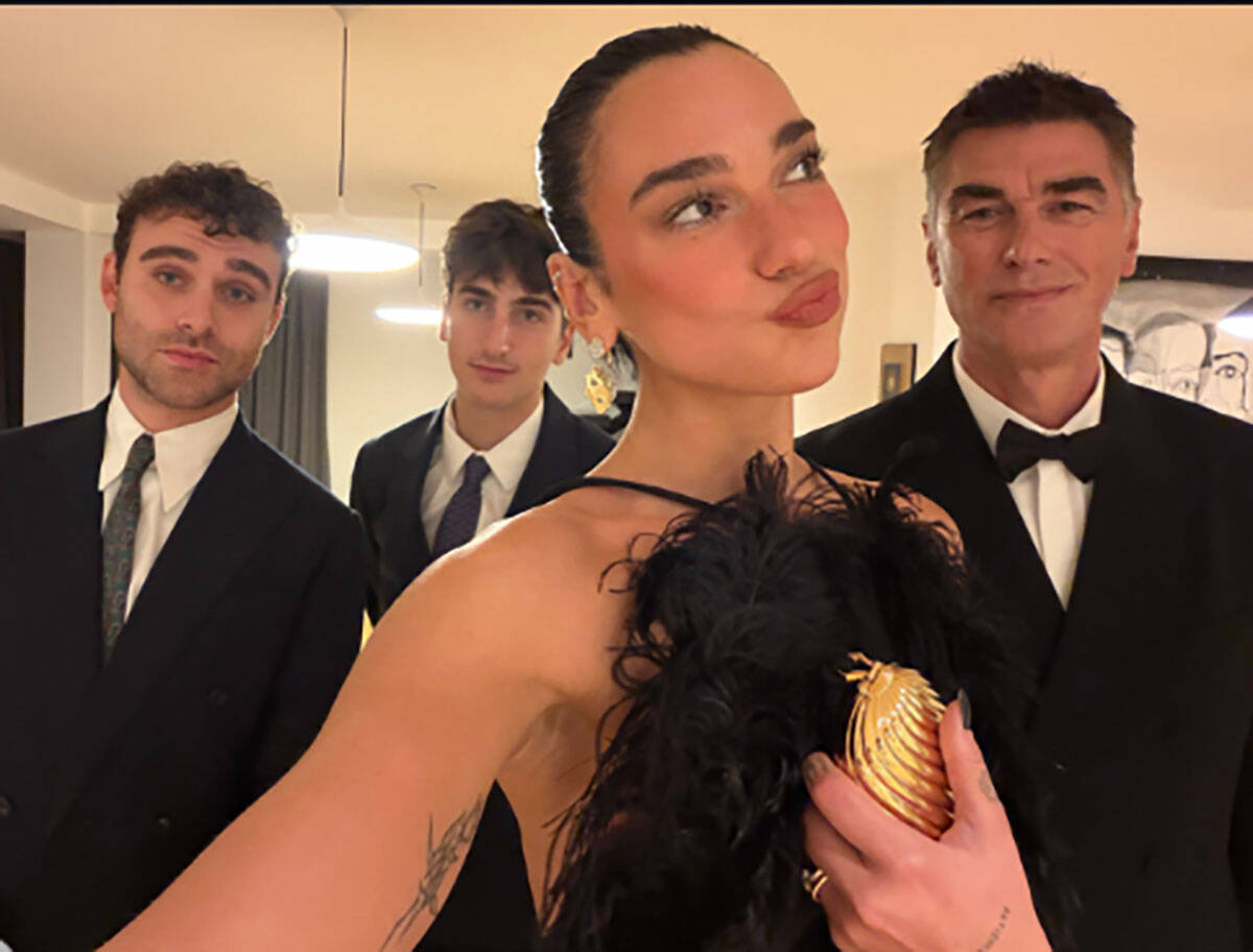 Dua Lipa na albanskoj svadbi (7).jpg