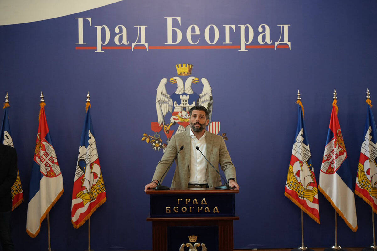 Obraćanje Šapića (1).jpg