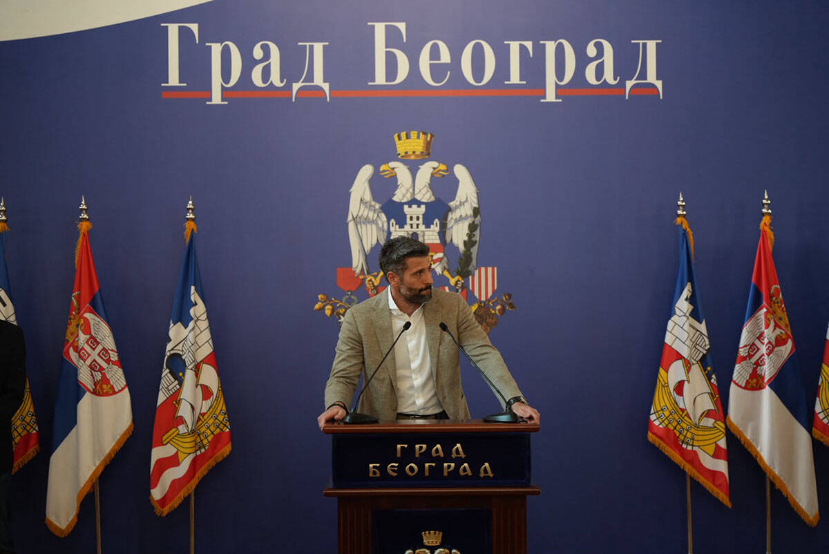 Obraćanje Šapića (1).jpg