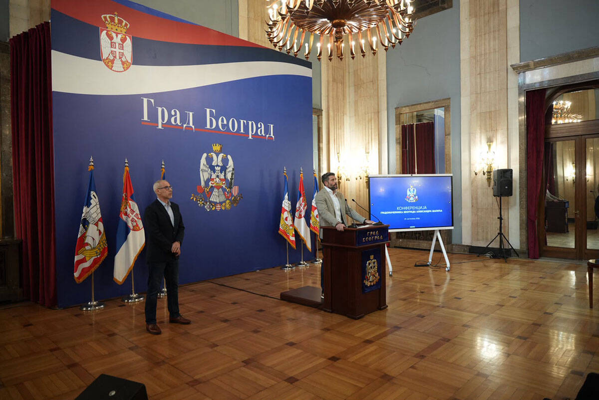 Obraćanje Šapića (1).jpg