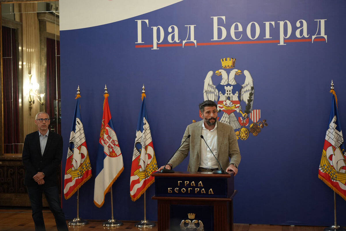 Obraćanje Šapića (1).jpg