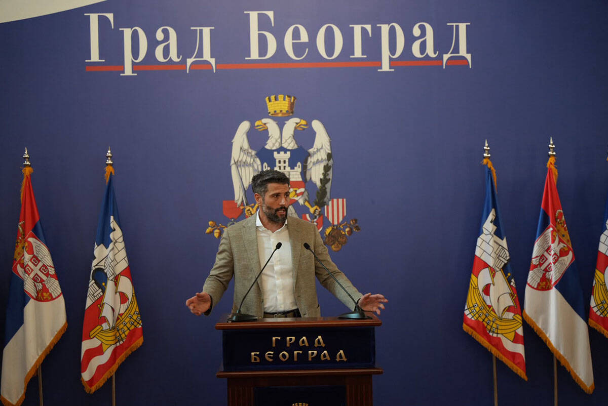 Obraćanje Šapića (1).jpg