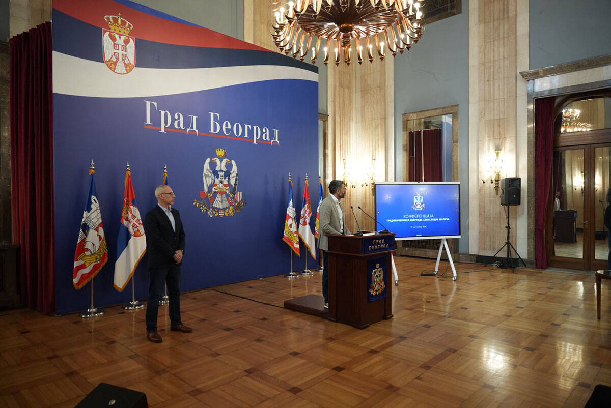Obraćanje Šapića (1).jpg