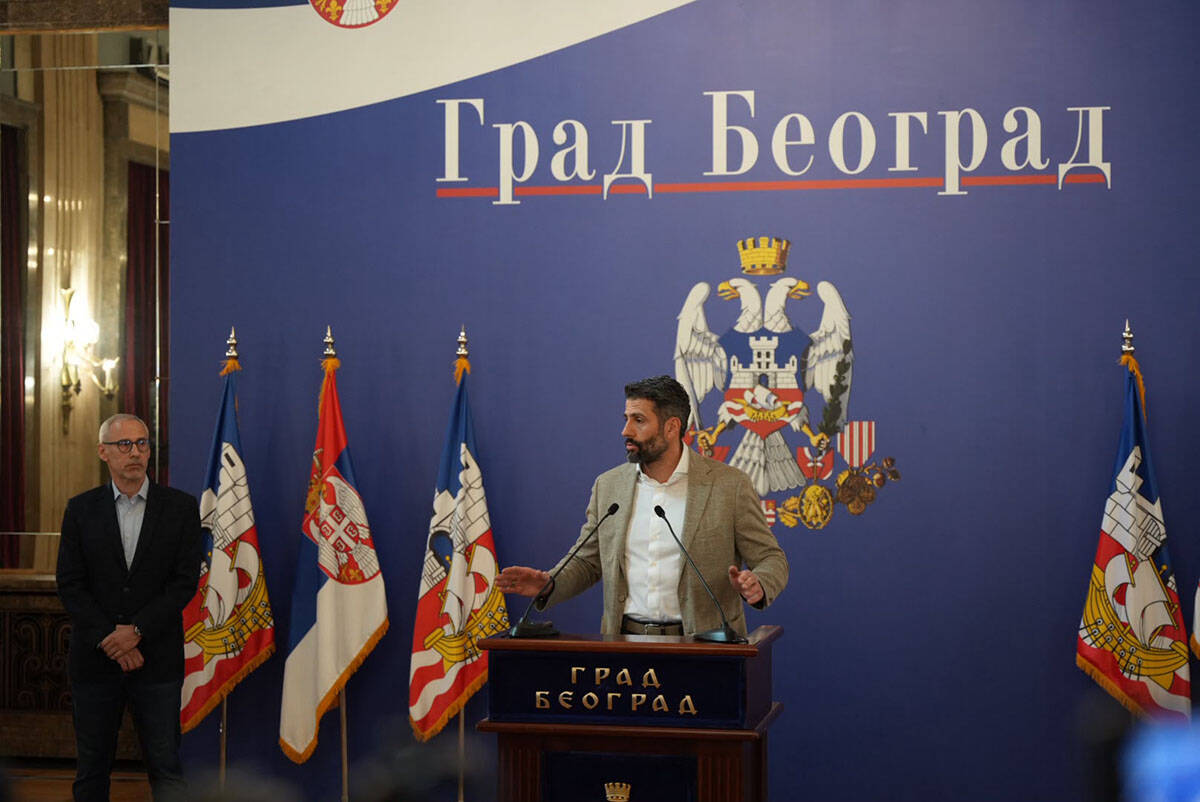 Obraćanje Šapića (1).jpg
