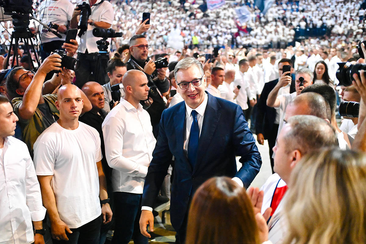 Aleksandar Vučić Ujedinjena Srbija 1.jpg