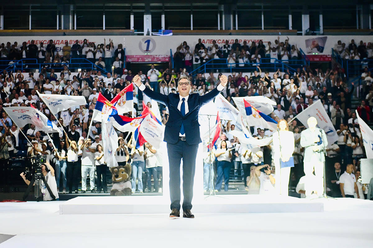 Aleksandar Vučić Ujedinjena Srbija 1.jpg