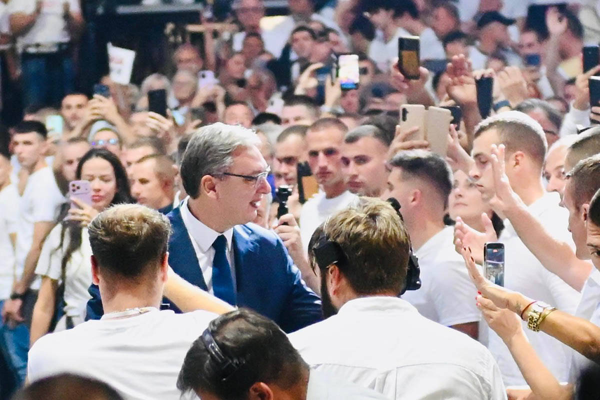 Aleksandar Vučić Ujedinjena Srbija 1.jpg