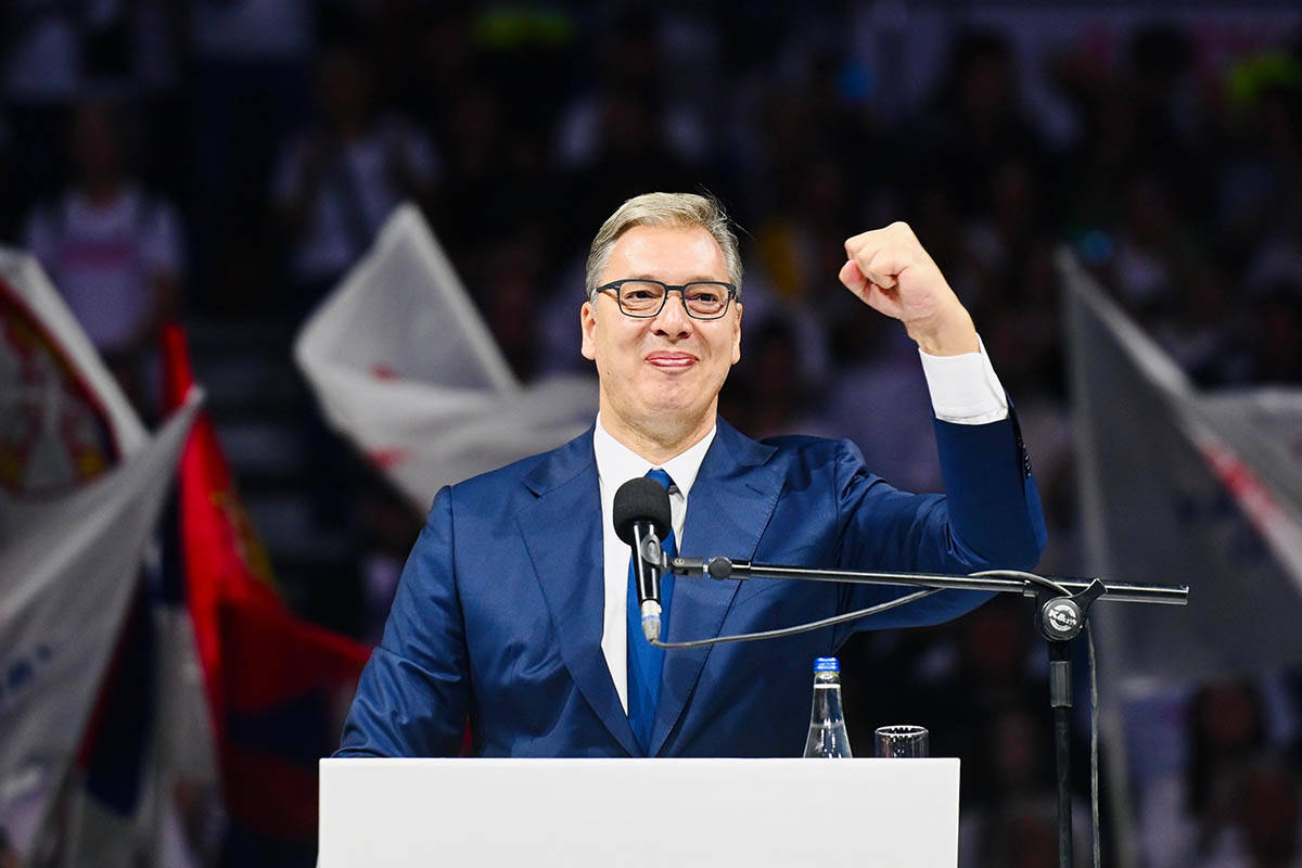 Aleksandar Vučić Ujedinjena Srbija 1.jpg