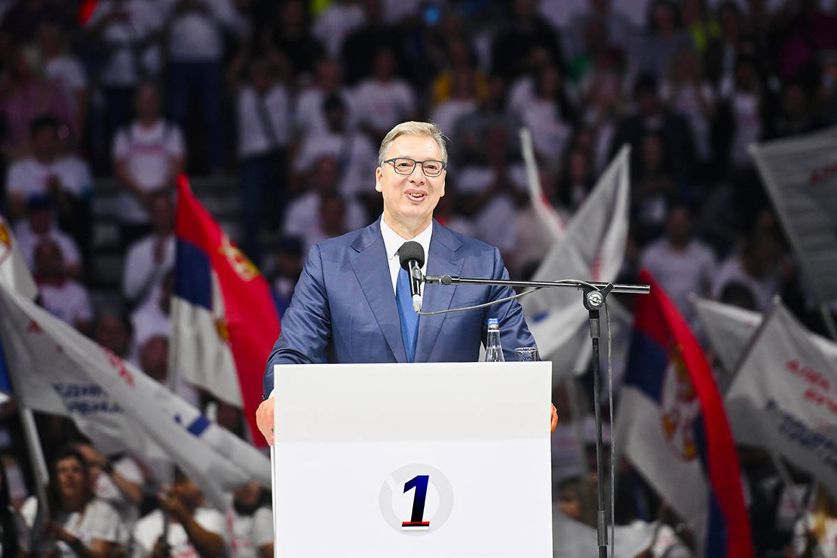 Aleksandar Vučić Ujedinjena Srbija 1.jpg