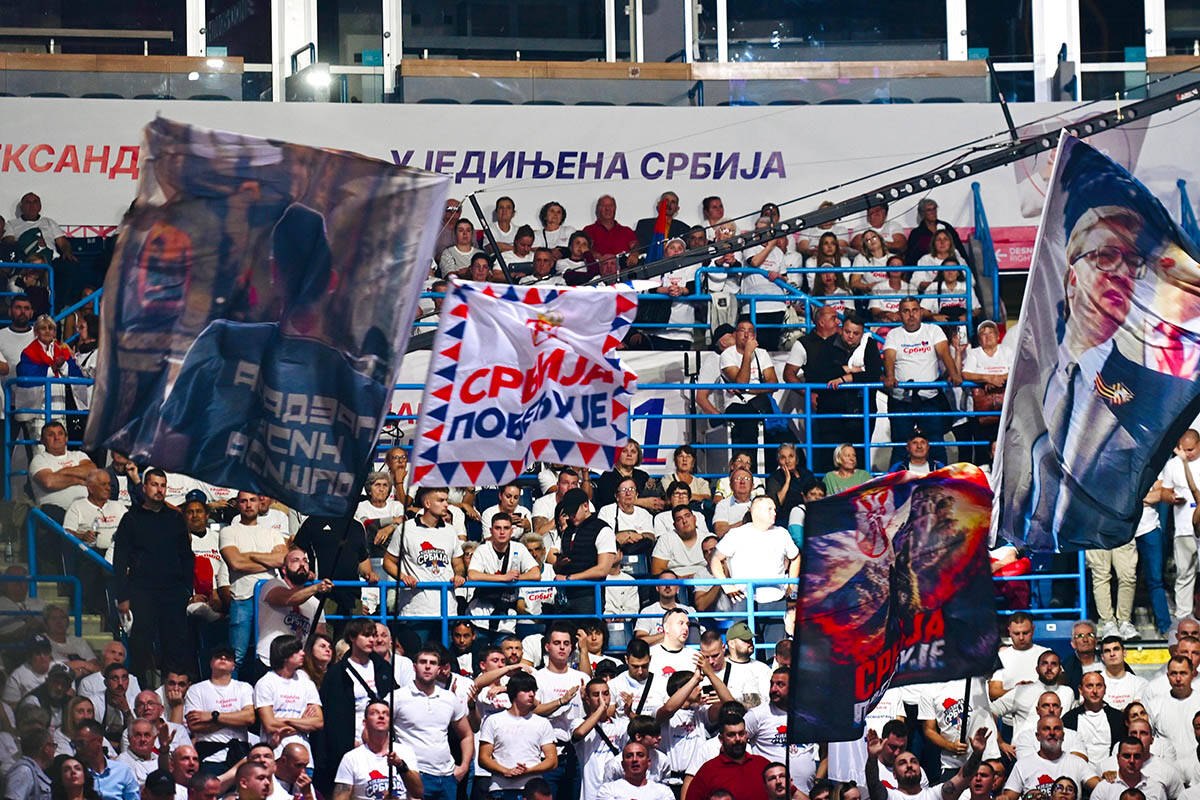 Aleksandar Vučić Ujedinjena Srbija 1.jpg