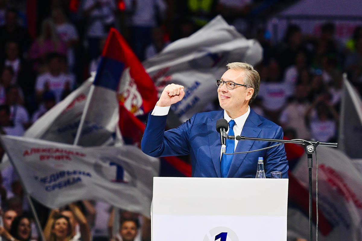 Aleksandar Vučić Ujedinjena Srbija 1.jpg