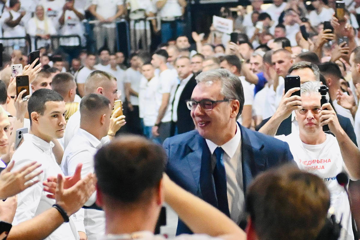 Aleksandar Vučić Ujedinjena Srbija 1.jpg