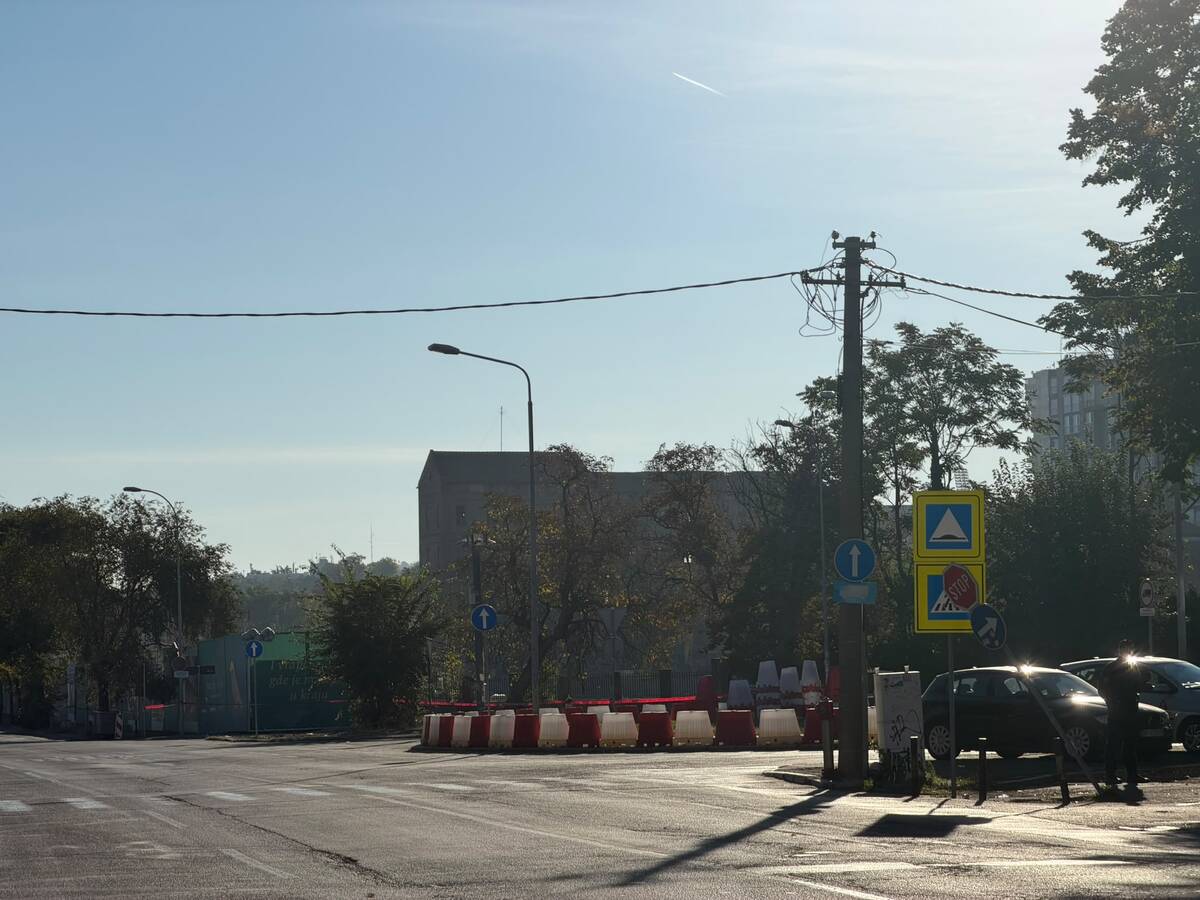 bomba poenkareova (1).jpeg