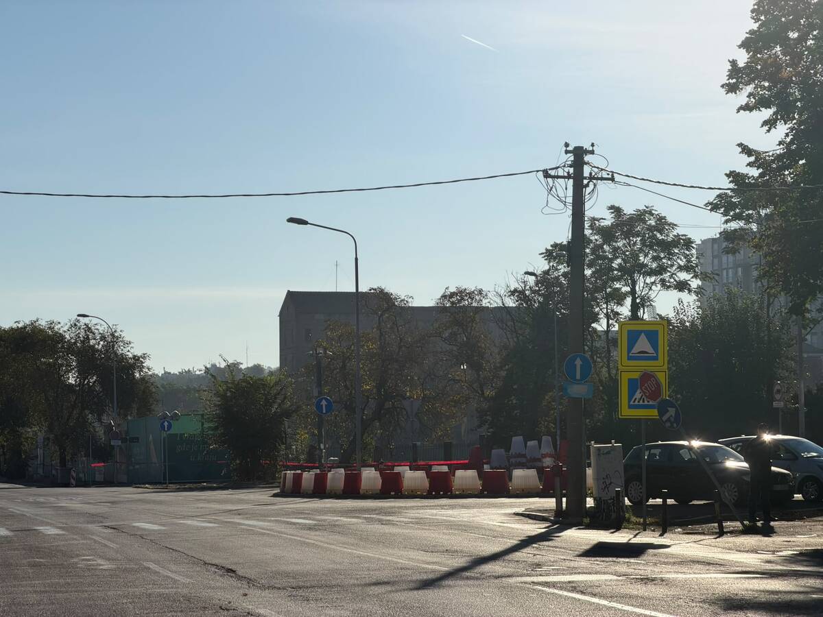 bomba poenkareova (1).jpeg