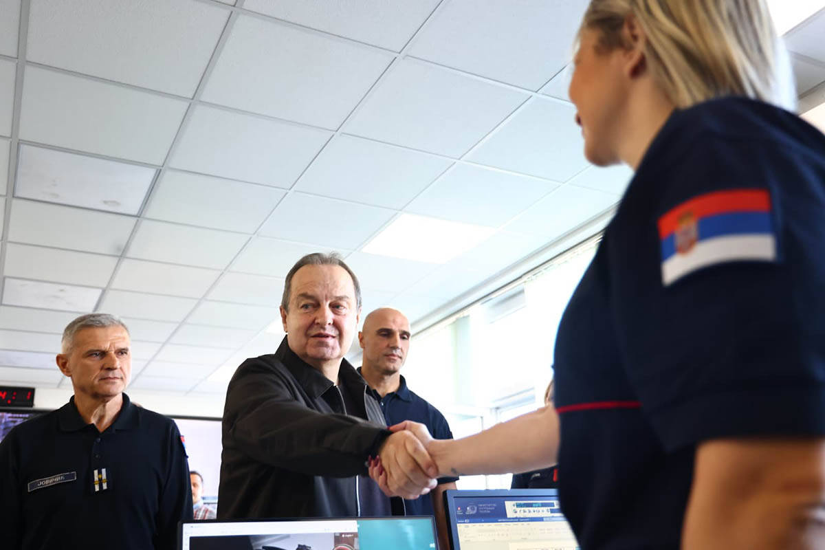 Sektor za vanredne situacije Beograd uništavanje avio bombe (1).jpg