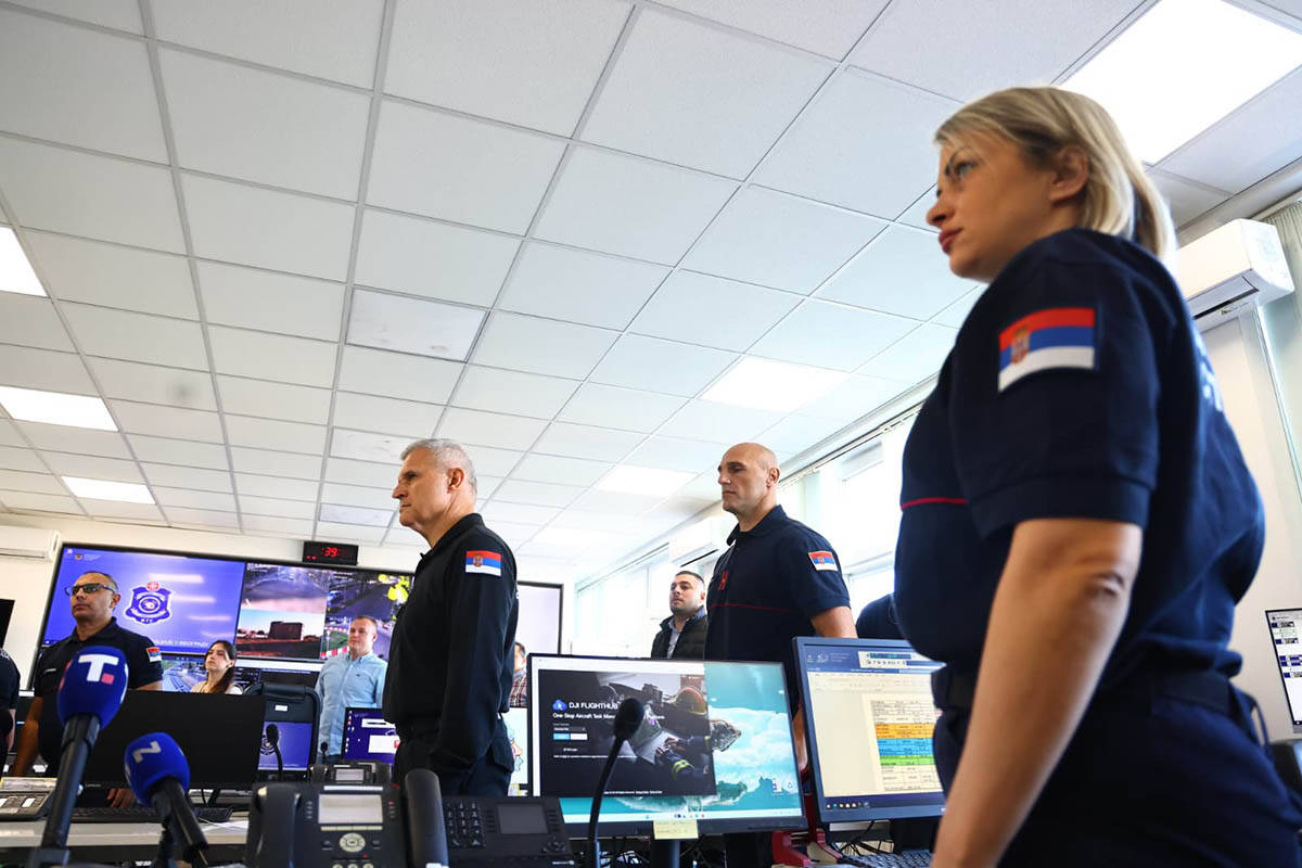 Sektor za vanredne situacije Beograd uništavanje avio bombe (1).jpg