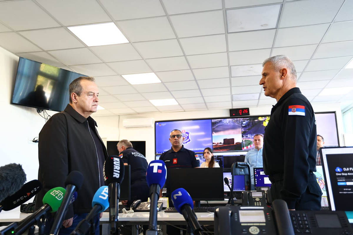 Sektor za vanredne situacije Beograd uništavanje avio bombe (1).jpg