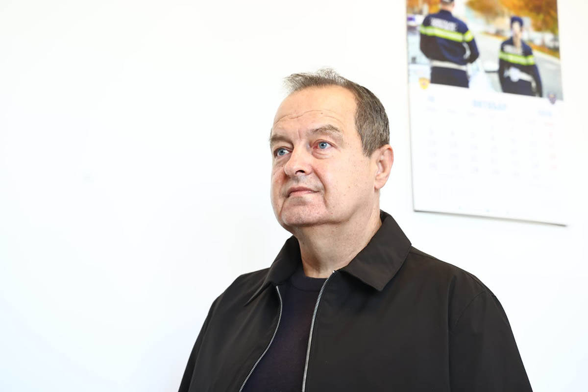 Sektor za vanredne situacije Beograd uništavanje avio bombe (1).jpg