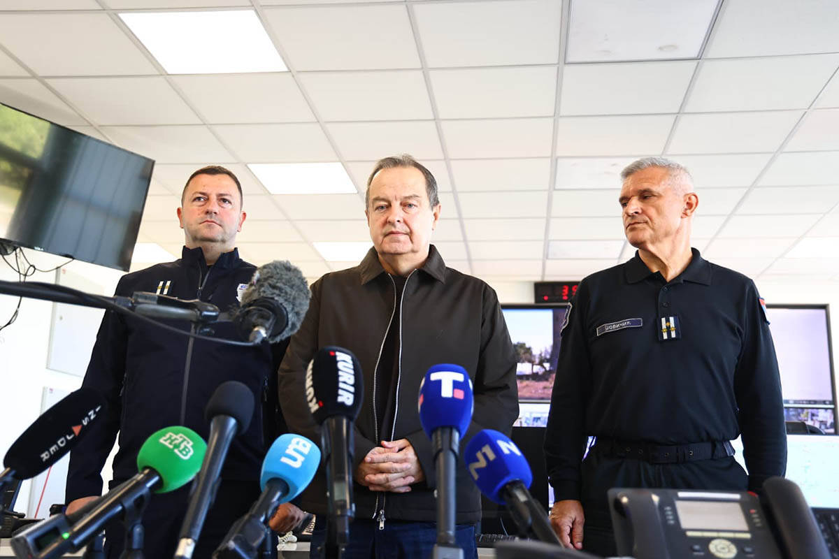 Sektor za vanredne situacije Beograd uništavanje avio bombe (1).jpg