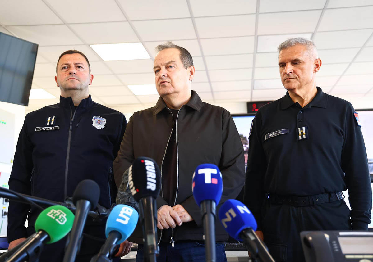 Sektor za vanredne situacije Beograd uništavanje avio bombe (1).jpg