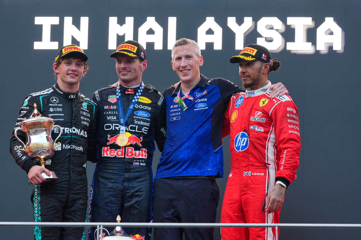 Kimi Antoneli Maks Ferstapen i Luis Hamilton na trci Formule 1 u Bahreinu