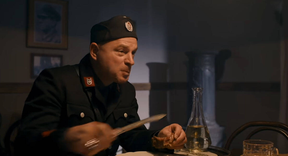 Miki Manojlović film Zlatni rez 42 - Djeca Kozare (2).jpg