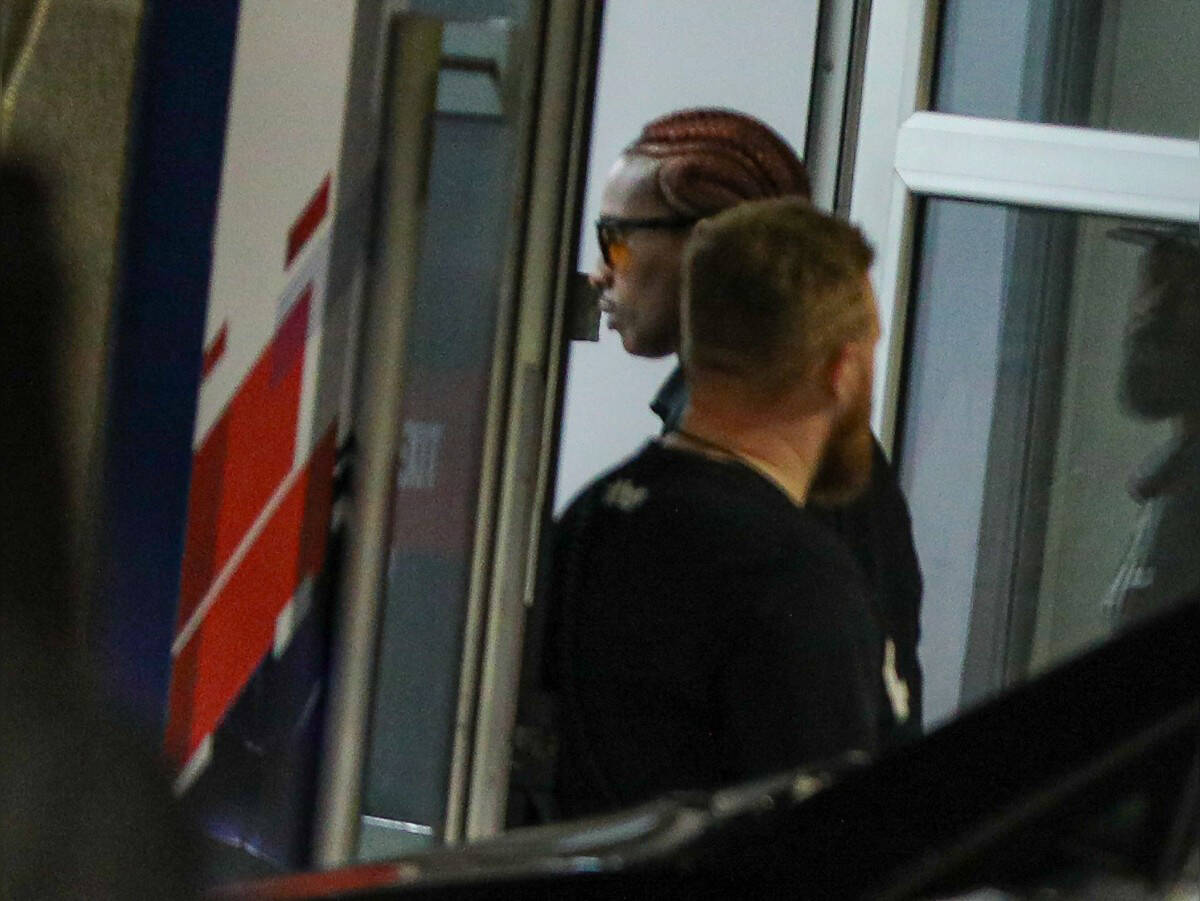 ASAP rocky u pratnji tri kombija stigao u arenu (1).jpg