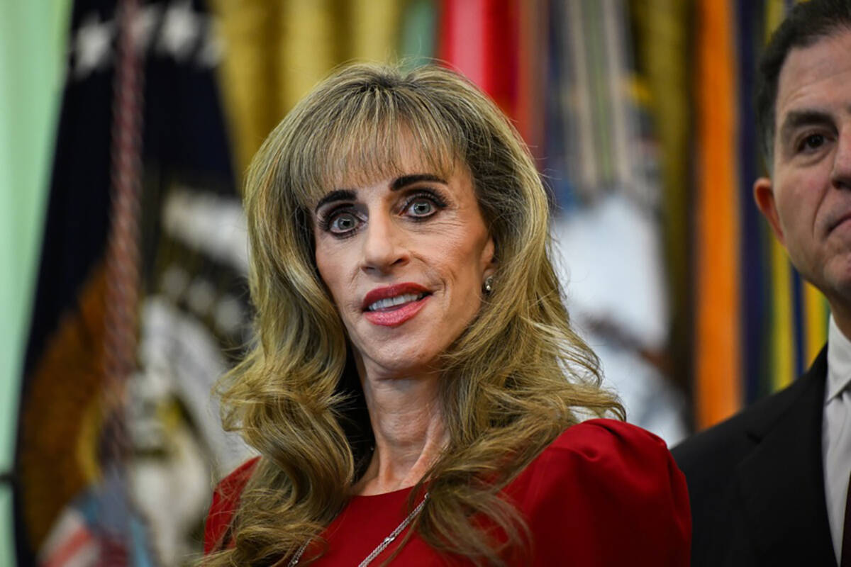 Suzan Del, Donald Tramp (1).jpg