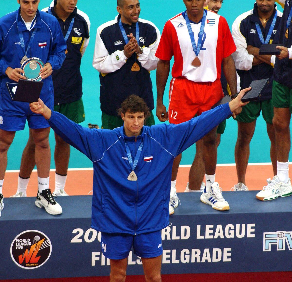 Ivan Miljković sa nagradama i medaljama.