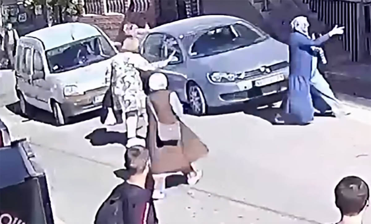Auto udario devojčicu u Novom Pazaru (1).jpg