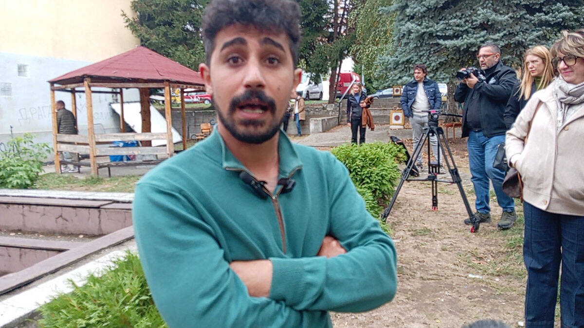Meti Kamberi scenarista serije i autor knjige Grad bola (1).jpg