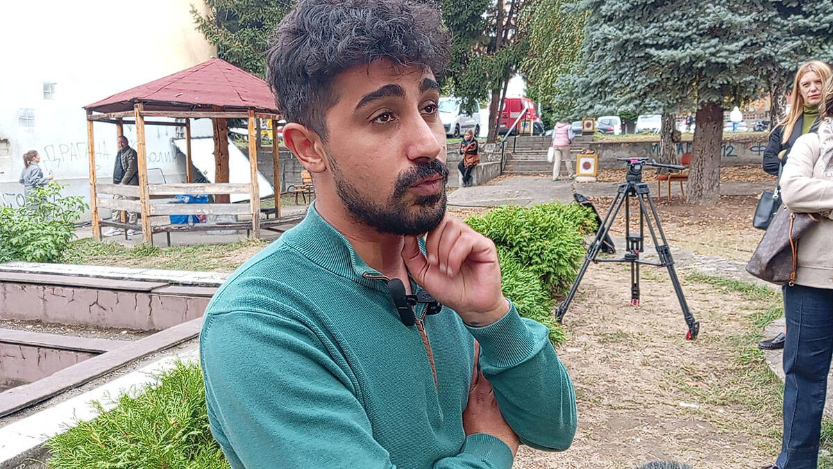 Meti Kamberi scenarista serije i autor knjige Grad bola (1).jpg