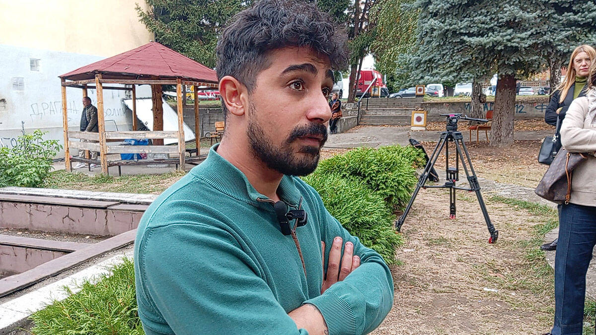 Meti Kamberi scenarista serije i autor knjige Grad bola (1).jpg
