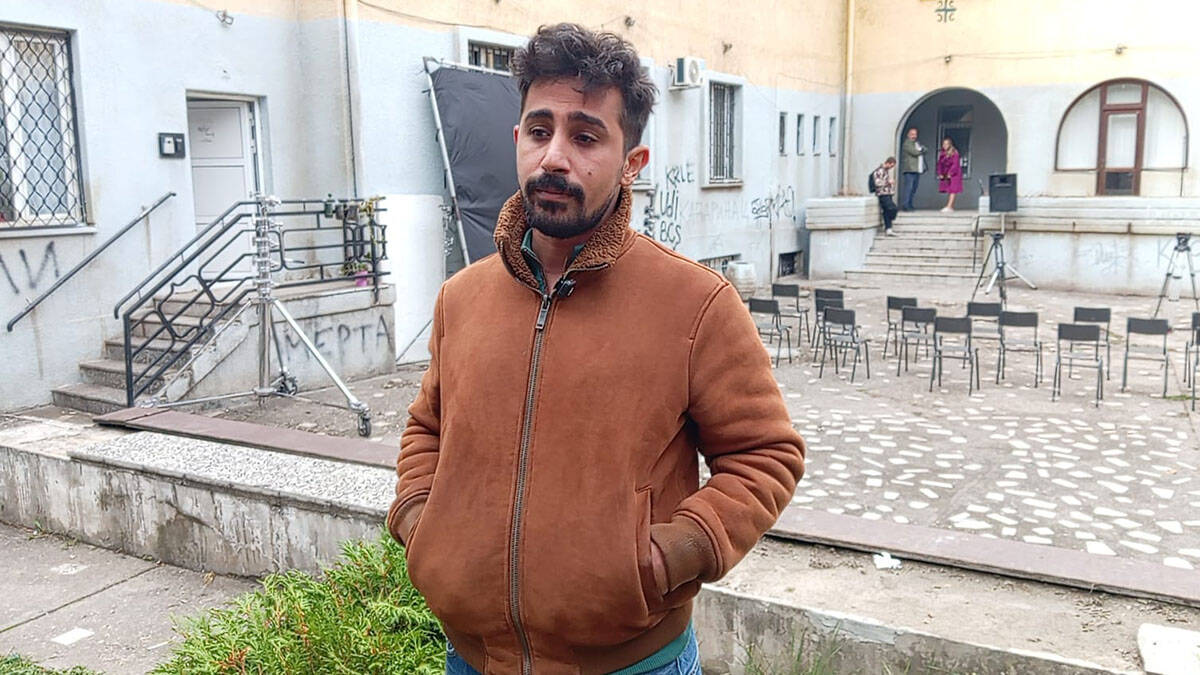 Meti Kamberi na snimanju serije Grad bola (1).jpg