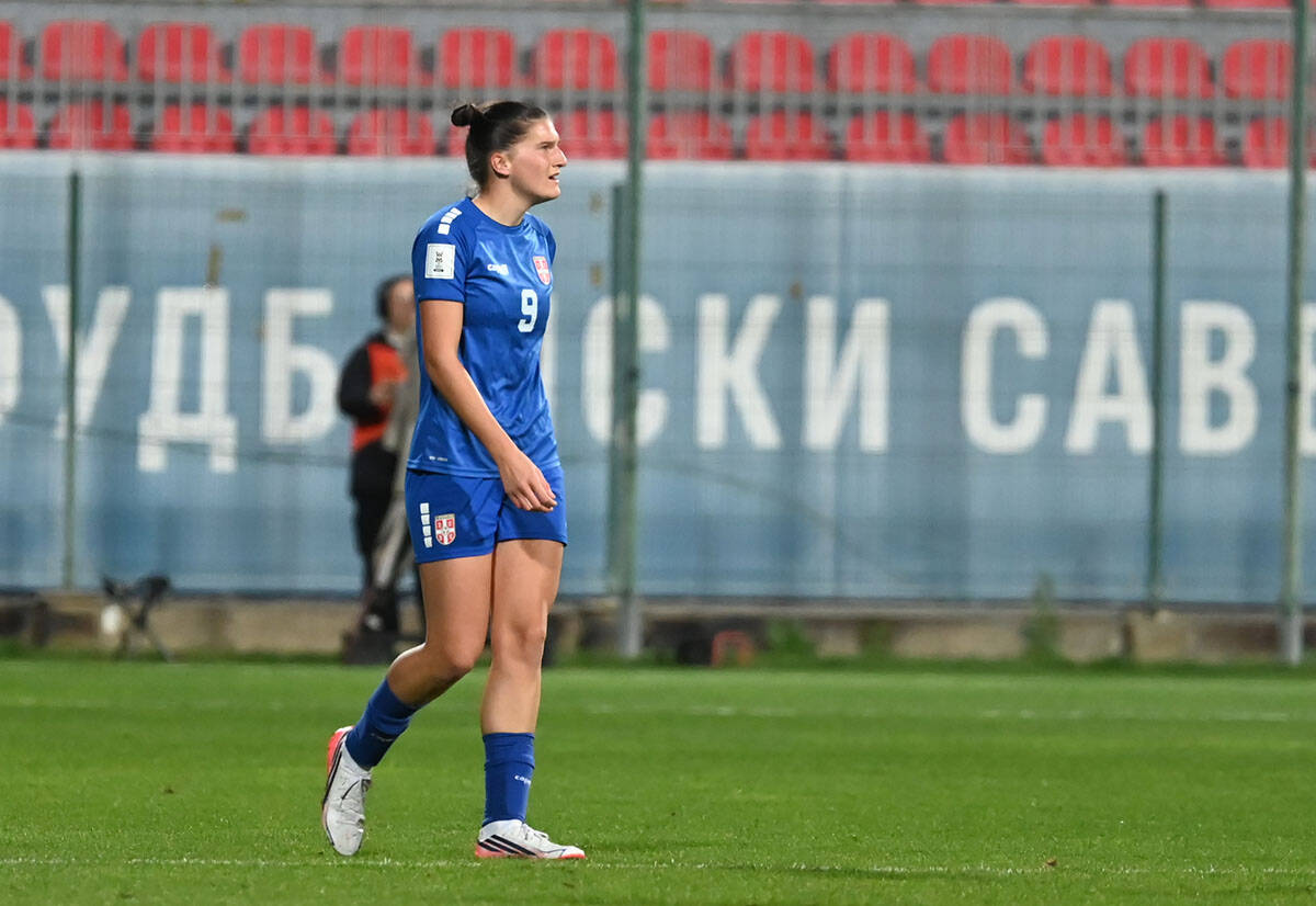 Srbija - Finska ženski fudbal (1).jpg