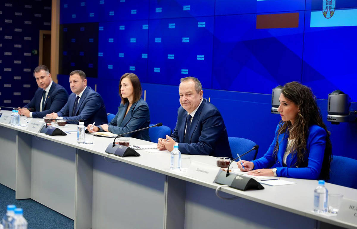 ministar Dačić i Medvedev (1).jpg