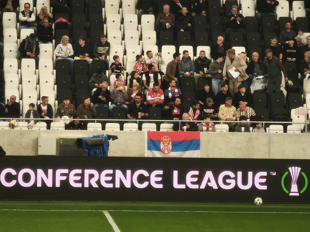 Navijači Crvene zvezde u Luganu (1).jpg