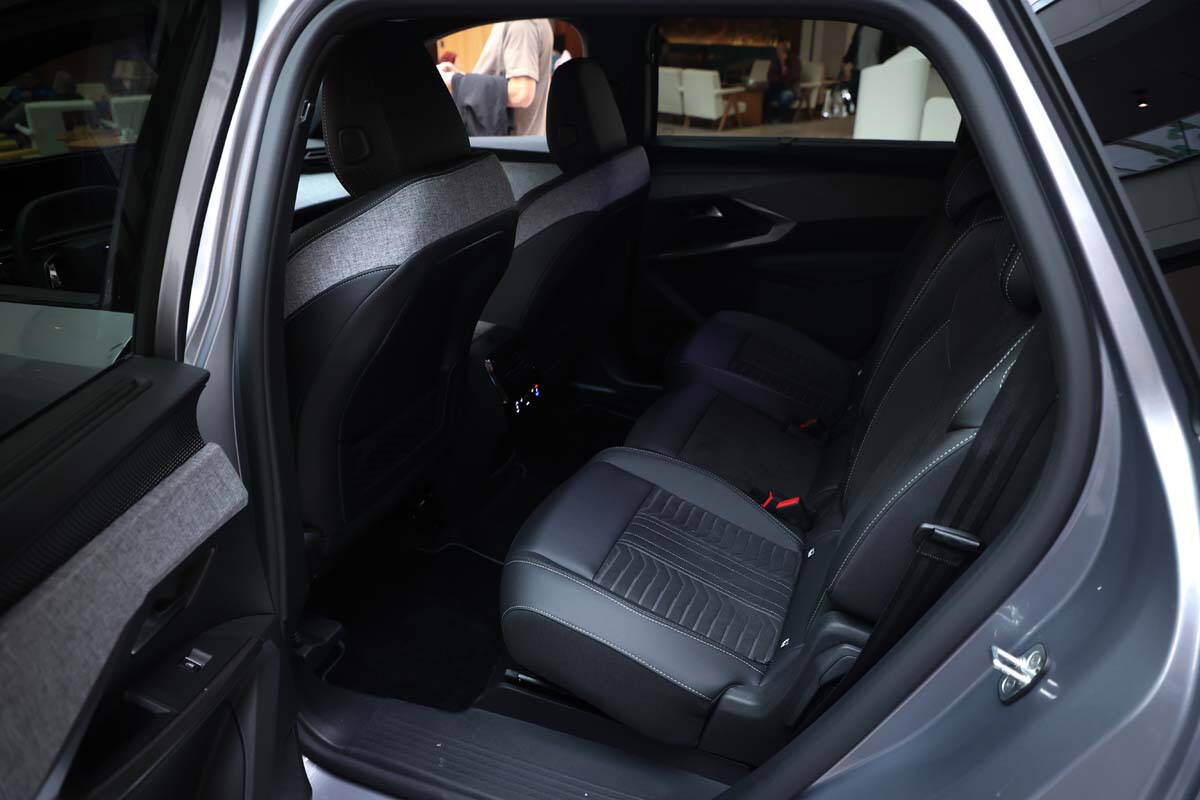 PEUGEOT (1).jpg