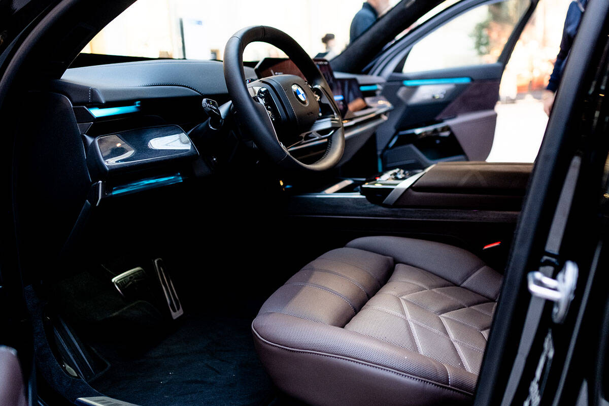 BMW 740 xDrive (1).jpg