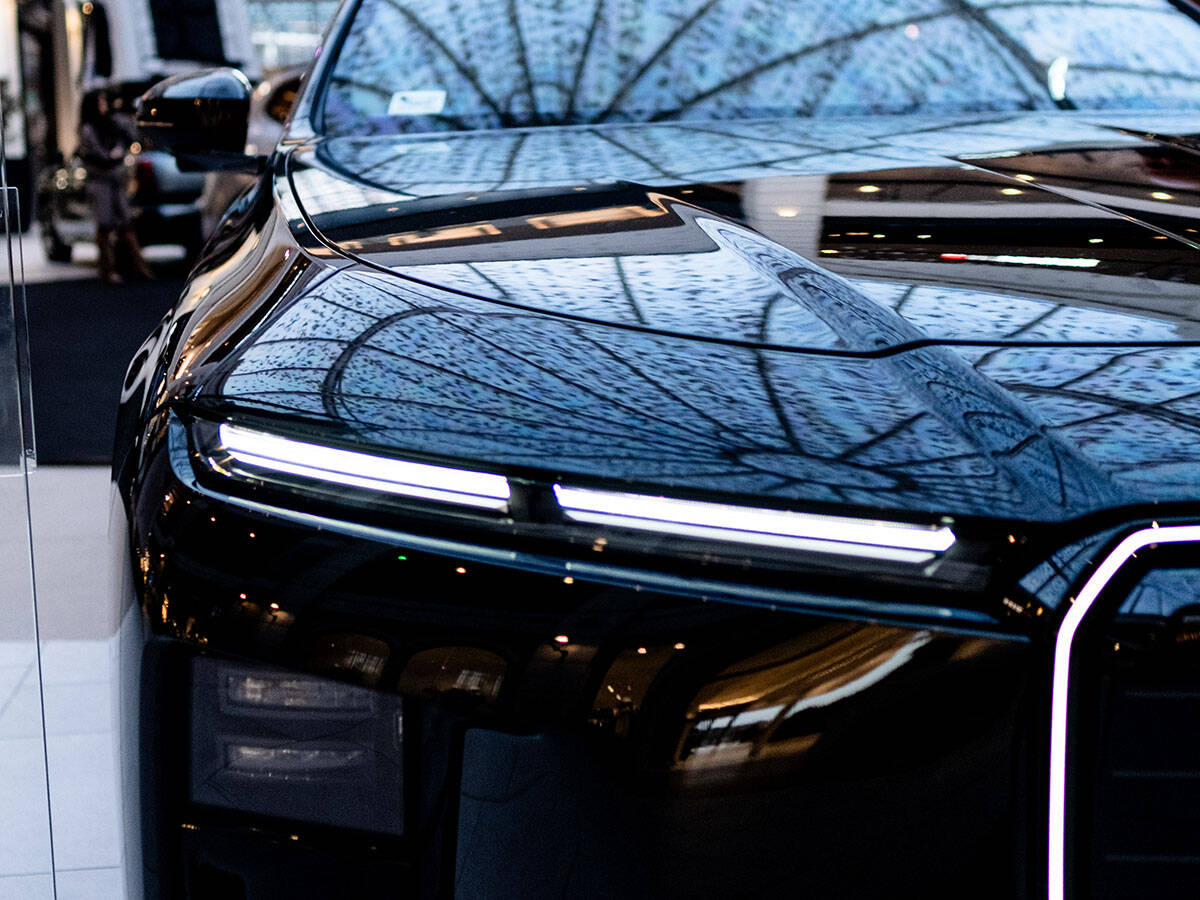 BMW 740 xDrive (1).jpg