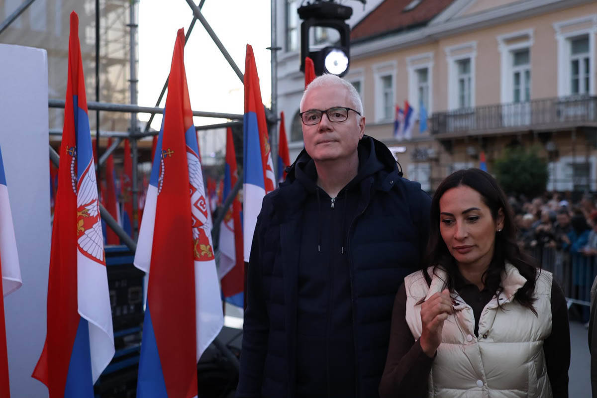 skup u Novom Sadu (1).jpg