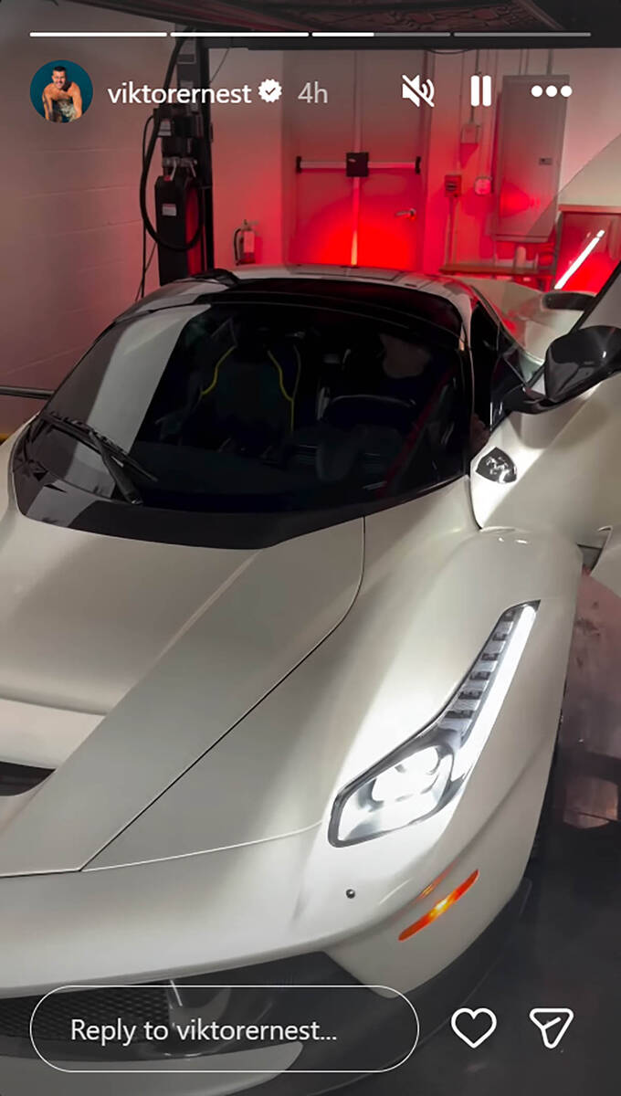 Viktor Živojinović auto (1).jpg